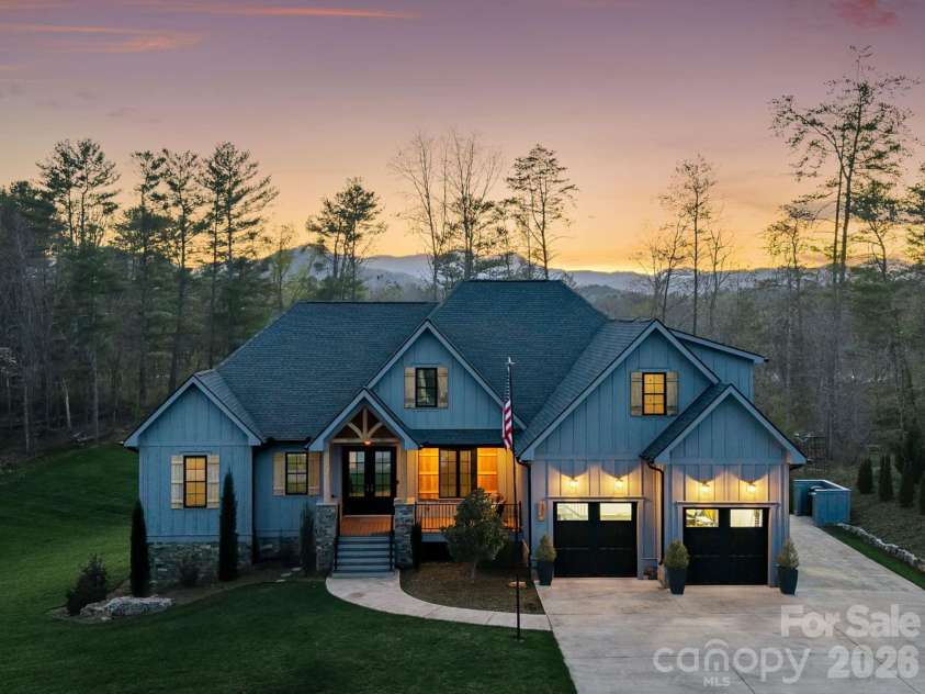 31 Grizzly Drive, Leicester, NC 28748.  MLS# CAR4366099, YatesRealty ID 22932. 
