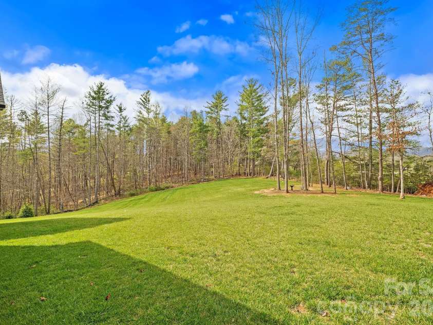 31 Grizzly Drive, Leicester, NC 28748.  MLS# CAR4366099, YatesRealty ID 22932. 