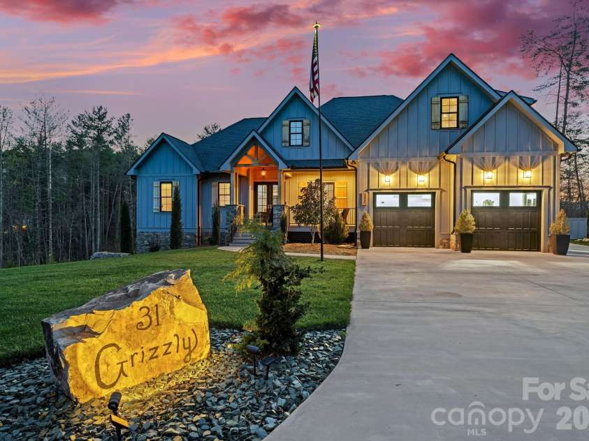 31 Grizzly Drive, Leicester, NC 28748.  MLS# CAR4366099, YatesRealty ID 22932. 