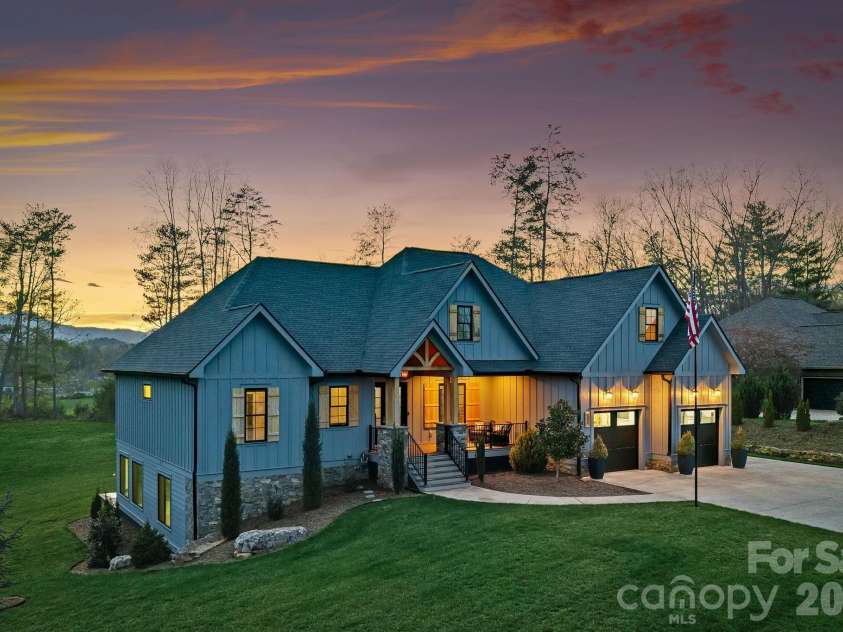 31 Grizzly Drive, Leicester, NC 28748.  MLS# CAR4366099, YatesRealty ID 22932. 