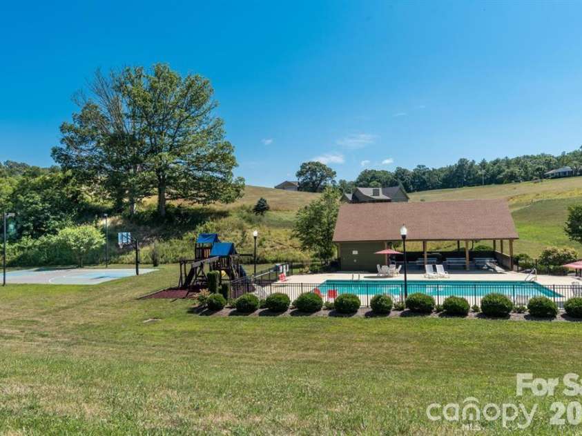 31 Grizzly Drive, Leicester, NC 28748.  MLS# CAR4366099, YatesRealty ID 22932. Community 