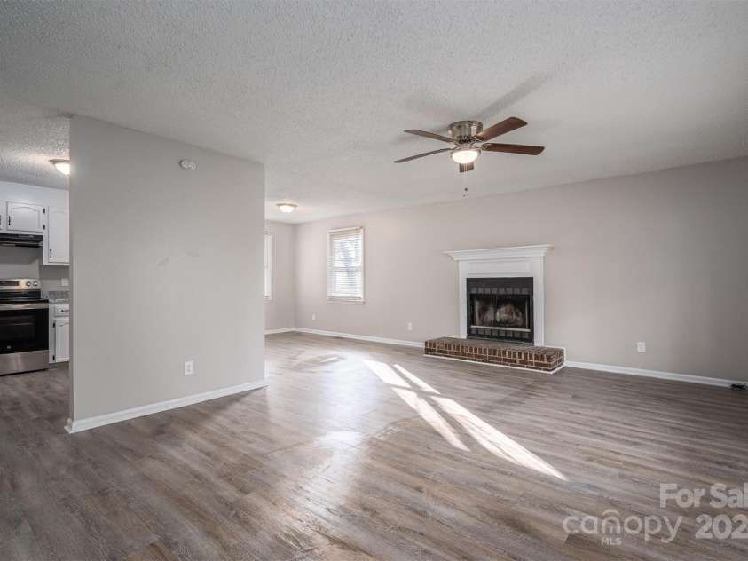 121 Pam Drive, Gastonia, NC 28056.  MLS# CAR4207996, YatesRealty ID 22935. Den