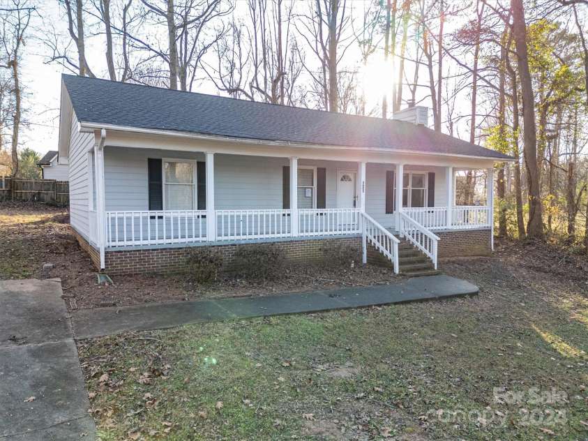 121 Pam Drive, Gastonia, NC 28056.  MLS# CAR4207996, YatesRealty ID 22935. Front Left View