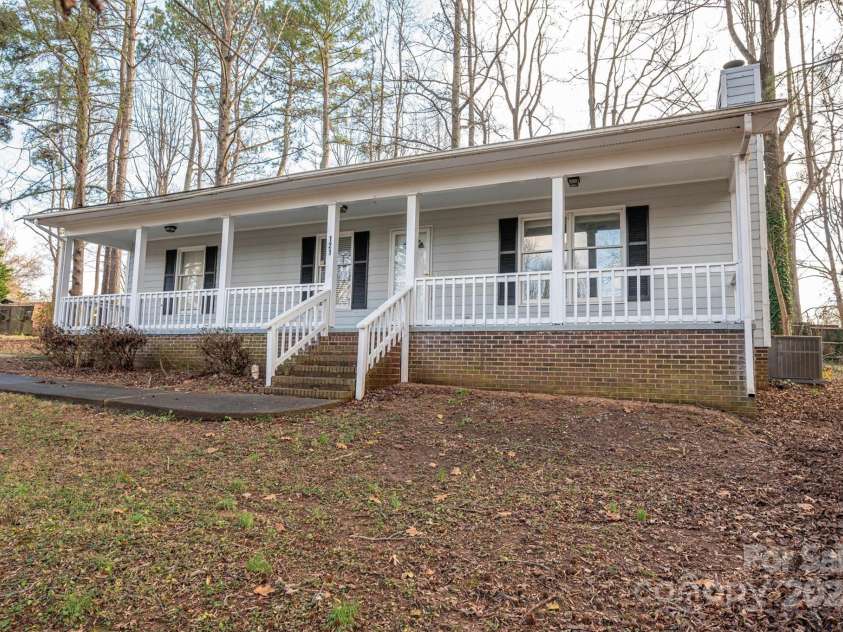 121 Pam Drive, Gastonia, NC 28056.  MLS# CAR4207996, YatesRealty ID 22935. Front Right View