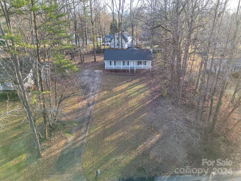 121 Pam Drive, Gastonia, NC 28056.  MLS# CAR4207996, YatesRealty ID 22935. Front View
