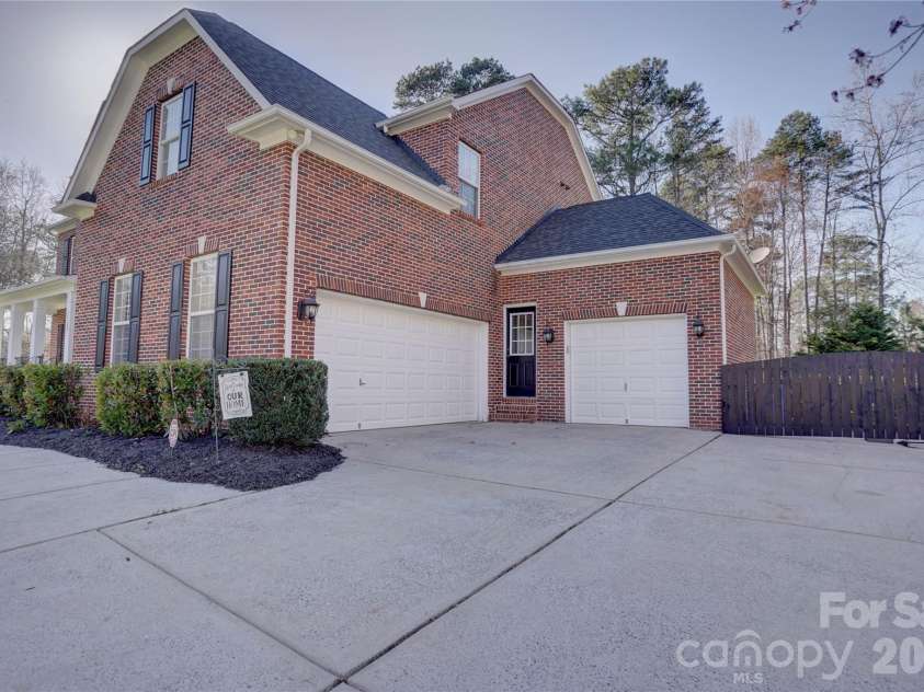 15100 Durmast Court, Mint Hill, NC 28227.  MLS# CAR4373176, YatesRealty ID 22935. 