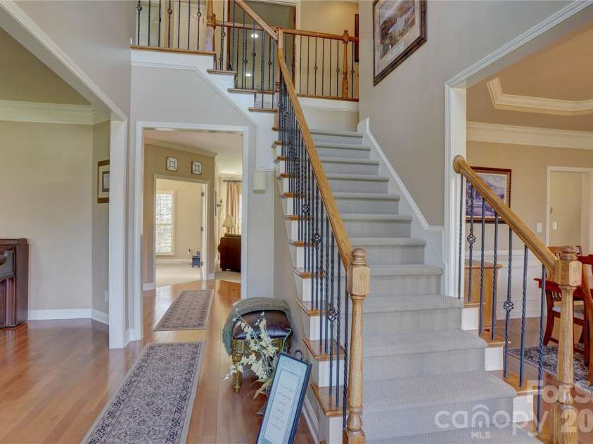 15100 Durmast Court, Mint Hill, NC 28227.  MLS# CAR4373176, YatesRealty ID 22935. Foyer Entrance