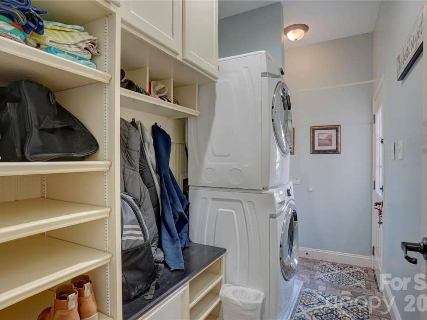 15100 Durmast Court, Mint Hill, NC 28227.  MLS# CAR4373176, YatesRealty ID 22935. Laundry Room with Drop Zone