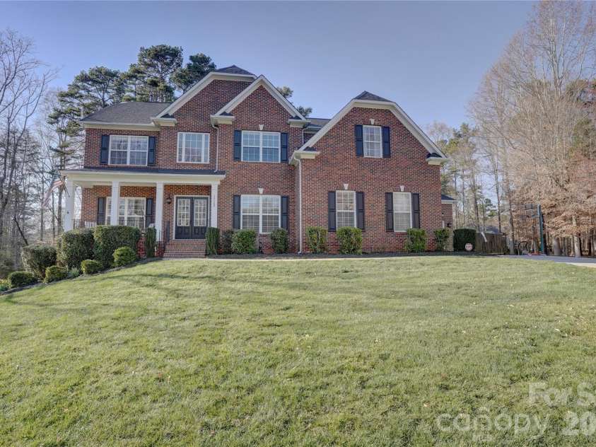 15100 Durmast Court, Mint Hill, NC 28227.  MLS# CAR4373176, YatesRealty ID 22935. Welcome Home to 15100 Durmast Ct.