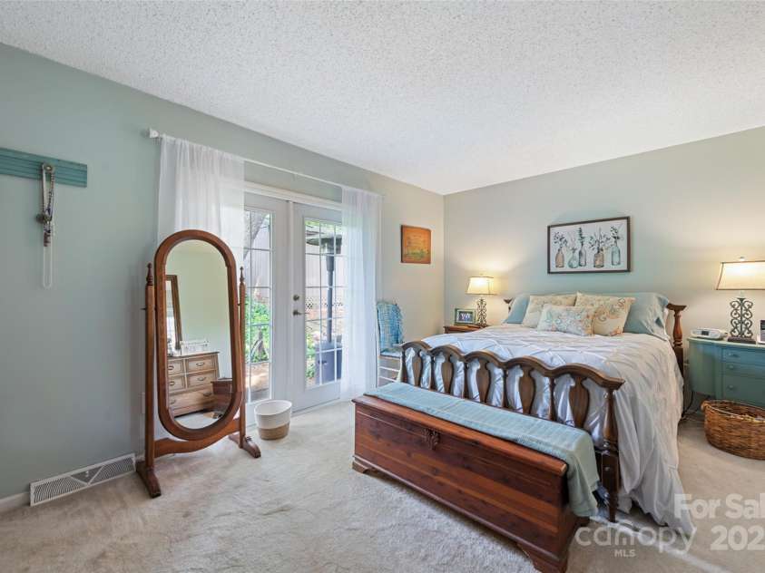 16 Fieldstone Court, Arden, NC 28704.  MLS# CAR4265199, YatesRealty ID 22937. 