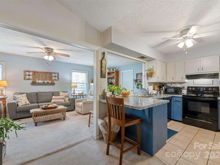 16 Fieldstone Court, Arden, NC 28704.  MLS# CAR4265199, YatesRealty ID 22937. 