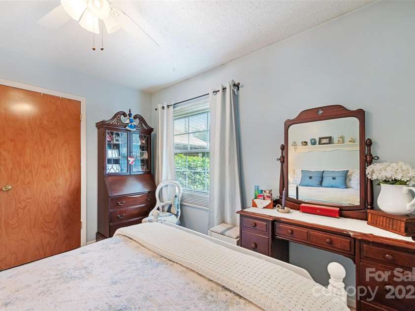 16 Fieldstone Court, Arden, NC 28704.  MLS# CAR4265199, YatesRealty ID 22937. 