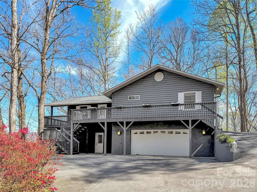 400 Indian Trail, Franklin, NC 28734.  MLS# CAR4363989, YatesRealty ID 22937. 