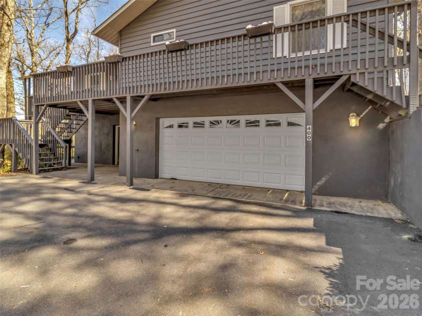 400 Indian Trail, Franklin, NC 28734.  MLS# CAR4363989, YatesRealty ID 22937. 