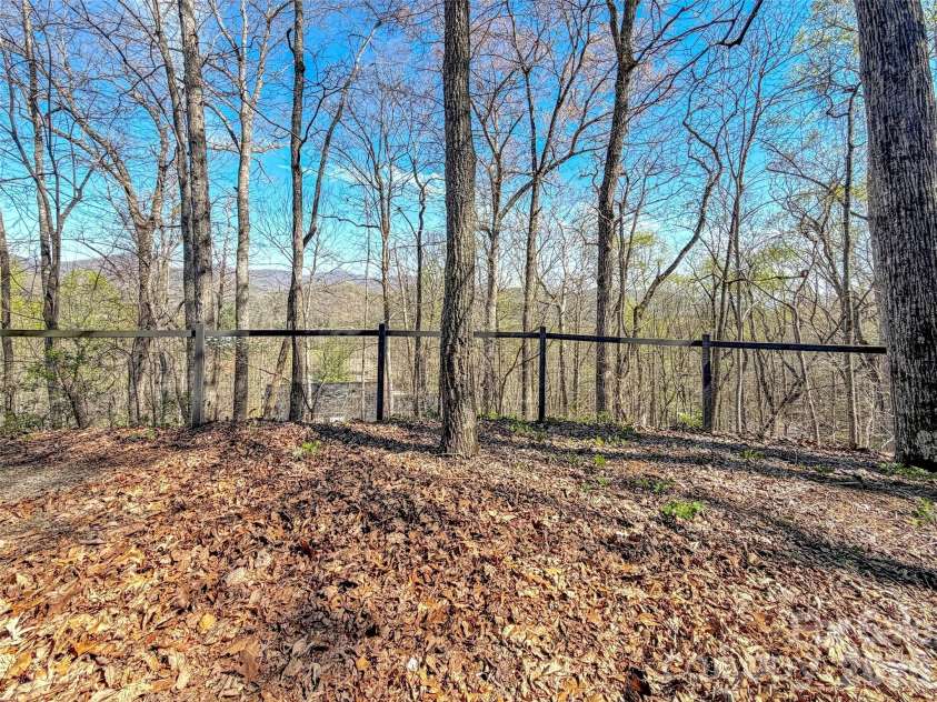 400 Indian Trail, Franklin, NC 28734.  MLS# CAR4363989, YatesRealty ID 22937. 