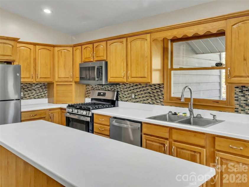400 Indian Trail, Franklin, NC 28734.  MLS# CAR4363989, YatesRealty ID 22937. 