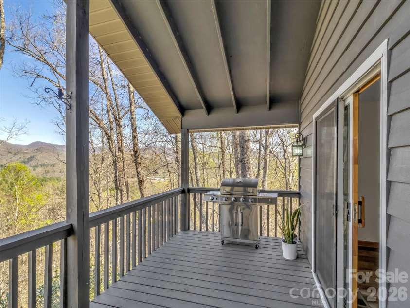 400 Indian Trail, Franklin, NC 28734.  MLS# CAR4363989, YatesRealty ID 22937. 