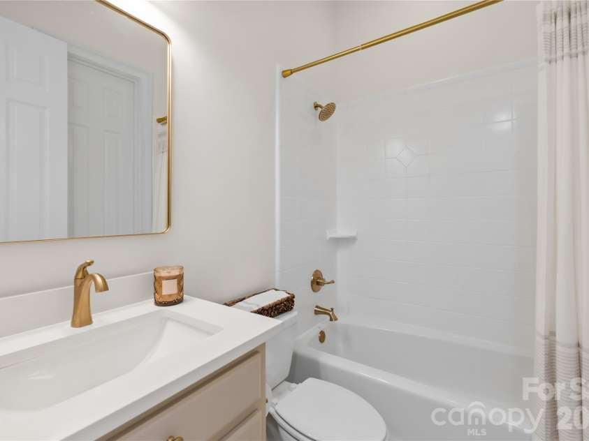 162 Dedham Loop, Mooresville, NC 28117.  MLS# CAR4378074, YatesRealty ID 22938. 1st Floor Guest Suite