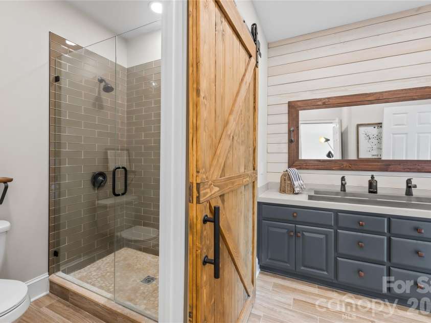 162 Dedham Loop, Mooresville, NC 28117.  MLS# CAR4378074, YatesRealty ID 22938. Bathroom #4