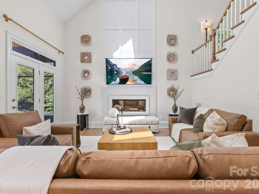 162 Dedham Loop, Mooresville, NC 28117.  MLS# CAR4378074, YatesRealty ID 22938. Living Room