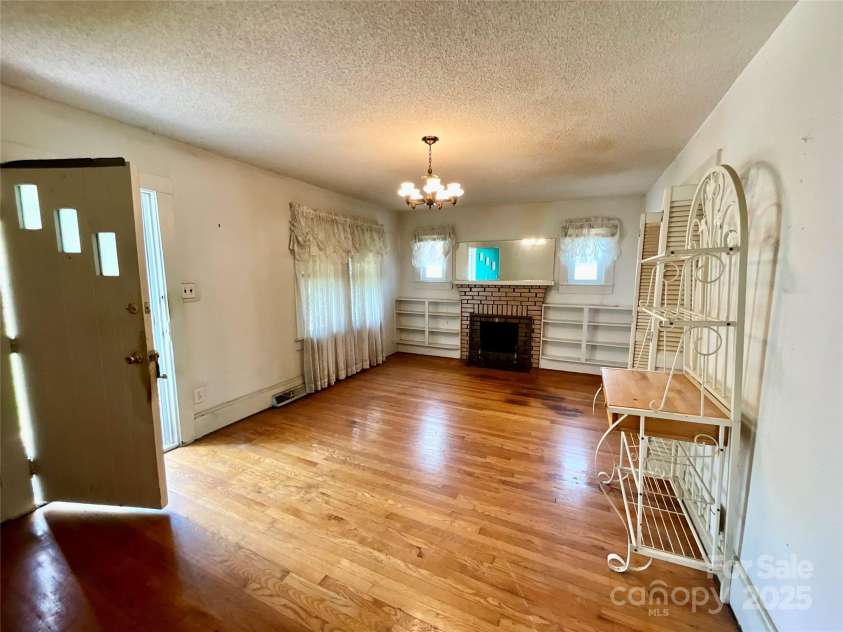 61 Perry Street, Marion, NC 28752.  MLS# CAR4265637, YatesRealty ID 22938. 