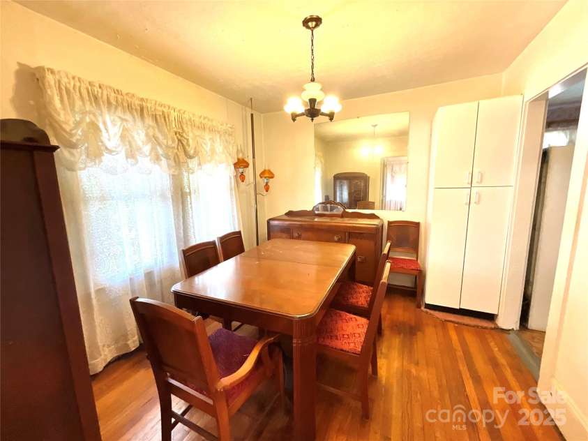 61 Perry Street, Marion, NC 28752.  MLS# CAR4265637, YatesRealty ID 22938. 