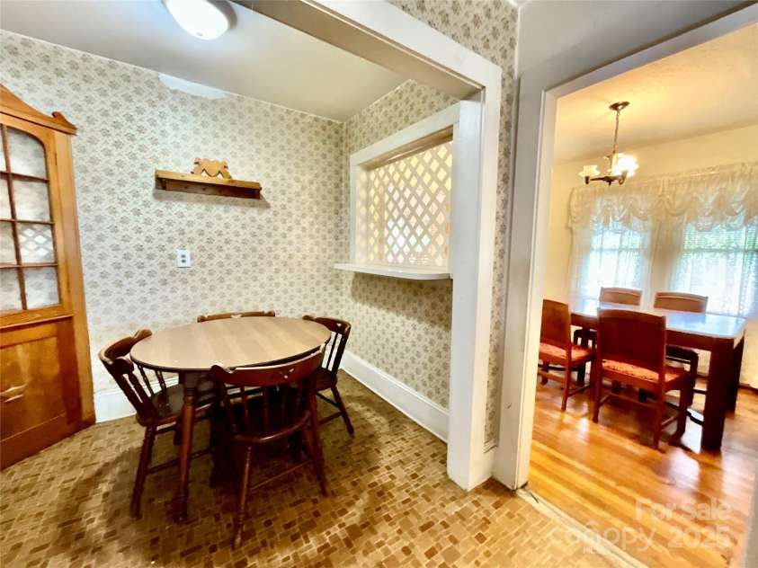 61 Perry Street, Marion, NC 28752.  MLS# CAR4265637, YatesRealty ID 22938. 