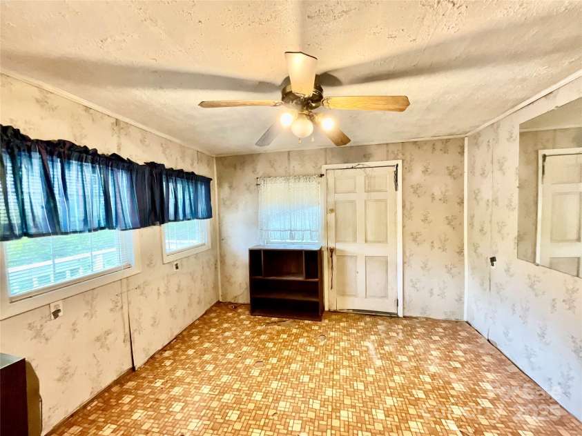 61 Perry Street, Marion, NC 28752.  MLS# CAR4265637, YatesRealty ID 22938. Bonus room