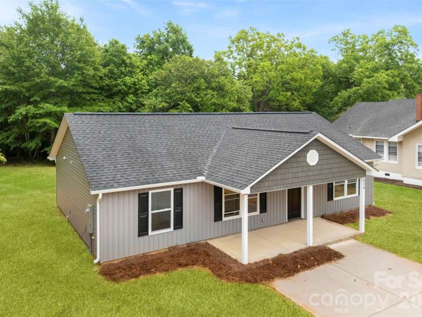 414 Peachtree Street, Albemarle, NC 28001.  MLS# CAR4351060, YatesRealty ID 2294. 