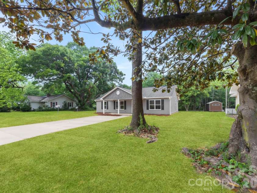414 Peachtree Street, Albemarle, NC 28001.  MLS# CAR4351060, YatesRealty ID 2294. 