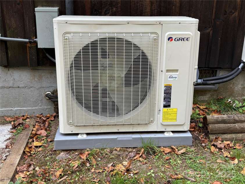 875 Carson Creek Road, Brevard, NC 28712.  MLS# CAR4316362, YatesRealty ID 2294. 