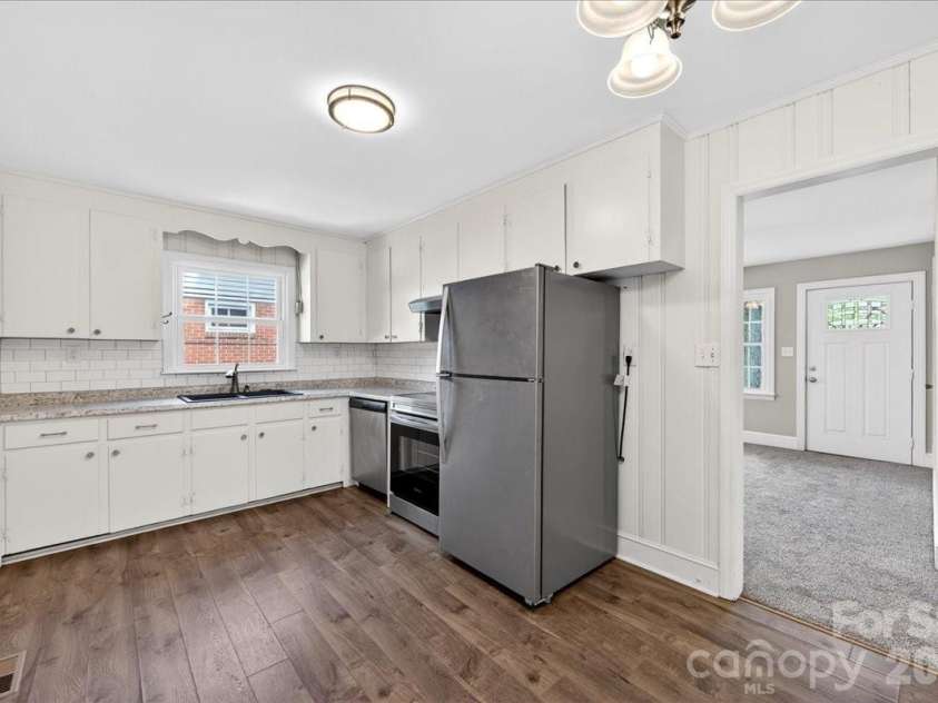 4820 Charleston Drive, Charlotte, NC 28212.  MLS# CAR4369686, YatesRealty ID 22940. 