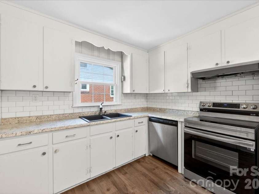 4820 Charleston Drive, Charlotte, NC 28212.  MLS# CAR4369686, YatesRealty ID 22940. 