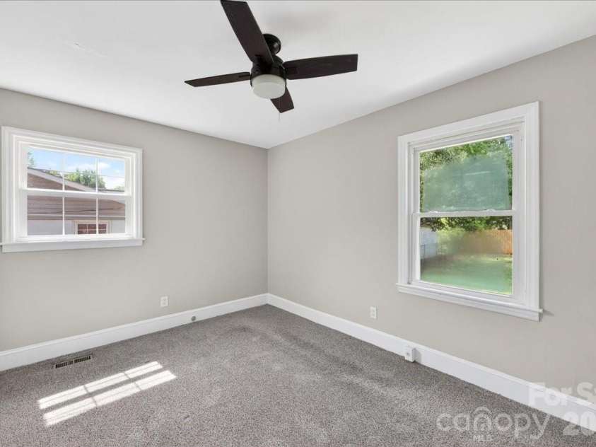 4820 Charleston Drive, Charlotte, NC 28212.  MLS# CAR4369686, YatesRealty ID 22940. 