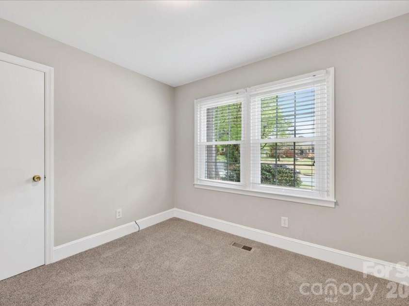 4820 Charleston Drive, Charlotte, NC 28212.  MLS# CAR4369686, YatesRealty ID 22940. 