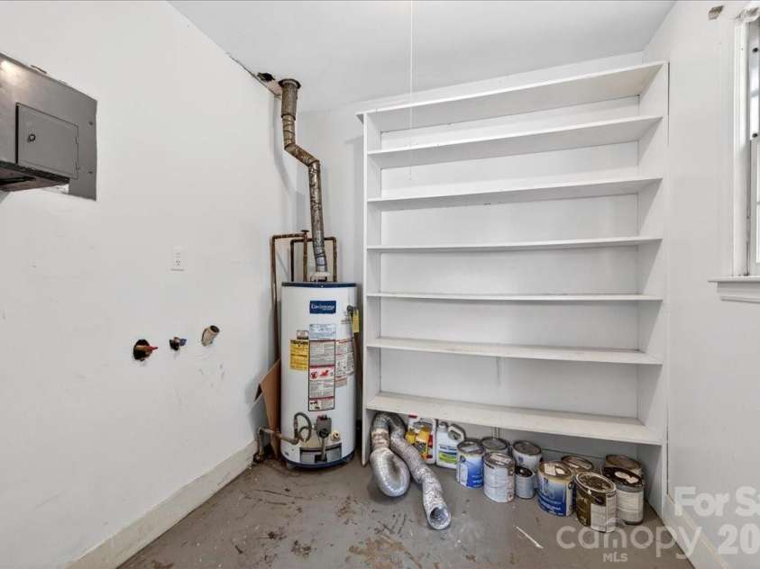 4820 Charleston Drive, Charlotte, NC 28212.  MLS# CAR4369686, YatesRealty ID 22940. 