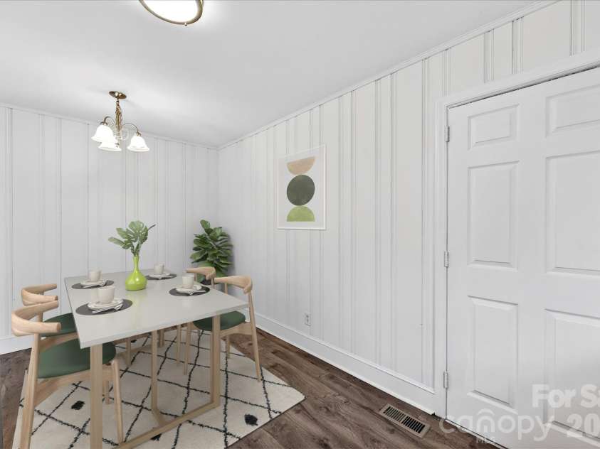 4820 Charleston Drive, Charlotte, NC 28212.  MLS# CAR4369686, YatesRealty ID 22940. Virtually Staged