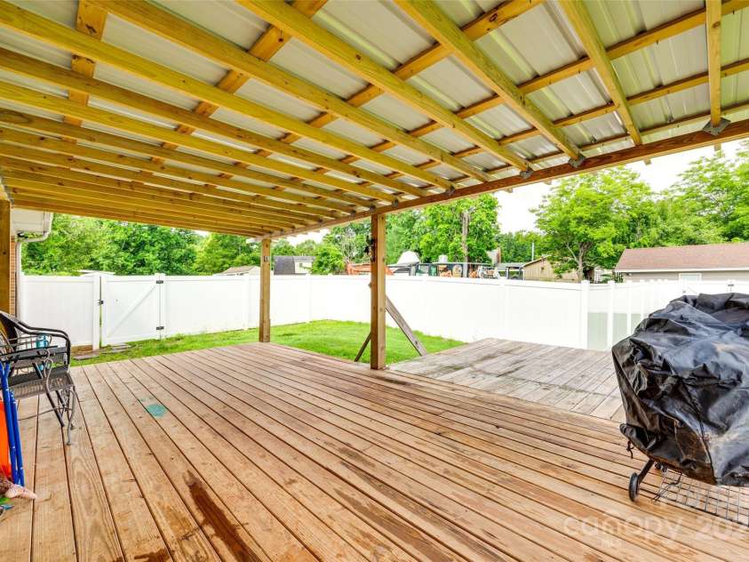 739 Springdale Road, Rock Hill, SC 29730.  MLS# CAR4267574, YatesRealty ID 22940. Back Deck