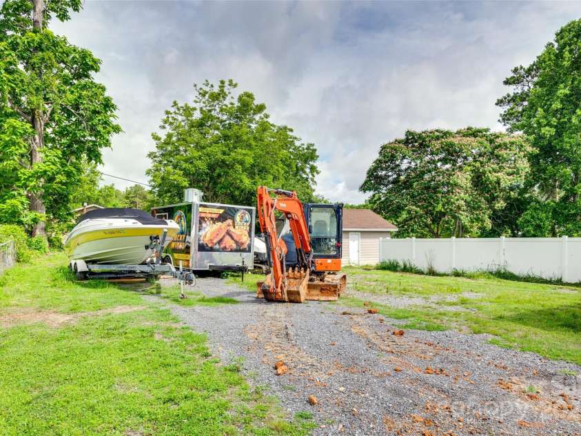 739 Springdale Road, Rock Hill, SC 29730.  MLS# CAR4267574, YatesRealty ID 22940. Gravel Driveway