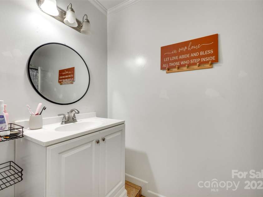 739 Springdale Road, Rock Hill, SC 29730.  MLS# CAR4267574, YatesRealty ID 22940. Hallway Full-Bath