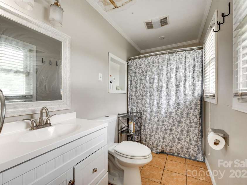 739 Springdale Road, Rock Hill, SC 29730.  MLS# CAR4267574, YatesRealty ID 22940. Primary Full-Bath