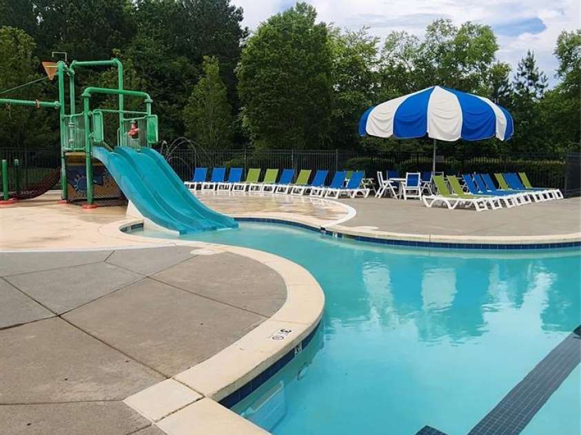 14411 Glendon Hall Lane, Charlotte, NC 28262.  MLS# CAR4268955, YatesRealty ID 22941. Community Pool