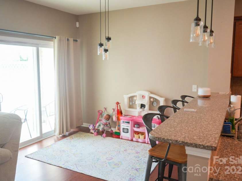 14411 Glendon Hall Lane, Charlotte, NC 28262.  MLS# CAR4268955, YatesRealty ID 22941. Dining Area