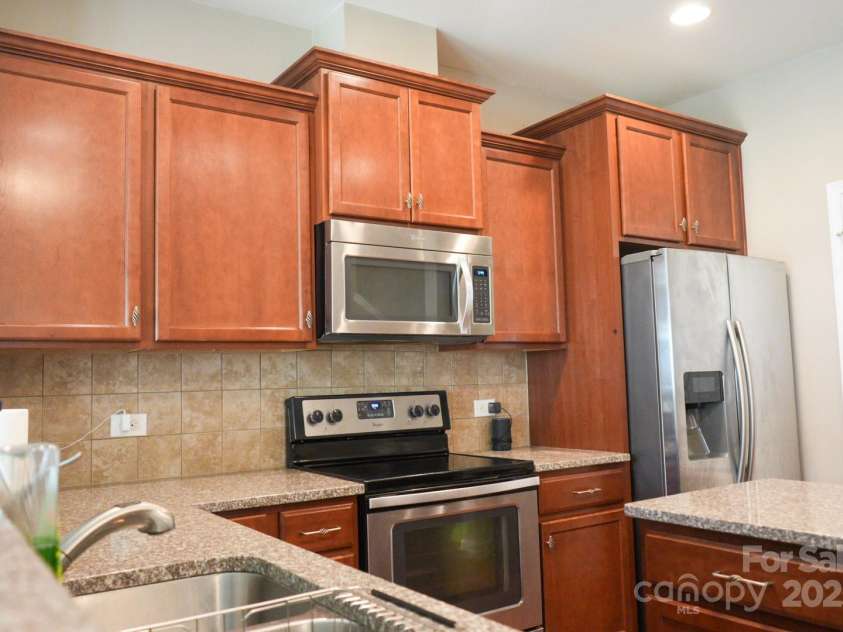14411 Glendon Hall Lane, Charlotte, NC 28262.  MLS# CAR4268955, YatesRealty ID 22941. Kitchen