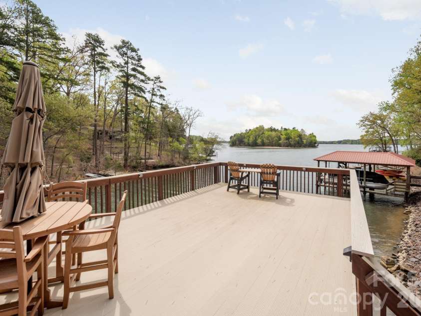 18321 Rosapenny Road, Charlotte, NC 28278.  MLS# CAR4364652, YatesRealty ID 22942. Double deck dock entertainment space