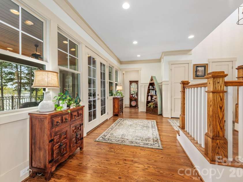 18321 Rosapenny Road, Charlotte, NC 28278.  MLS# CAR4364652, YatesRealty ID 22942. Upper level landing