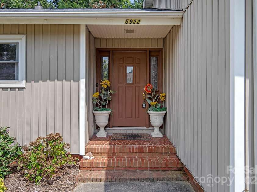 5922 Sullins Road, Charlotte, NC 28214.  MLS# CAR4272470, YatesRealty ID 22942. 