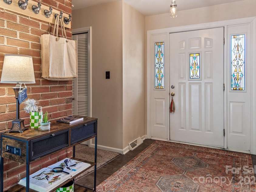 5922 Sullins Road, Charlotte, NC 28214.  MLS# CAR4272470, YatesRealty ID 22942. 