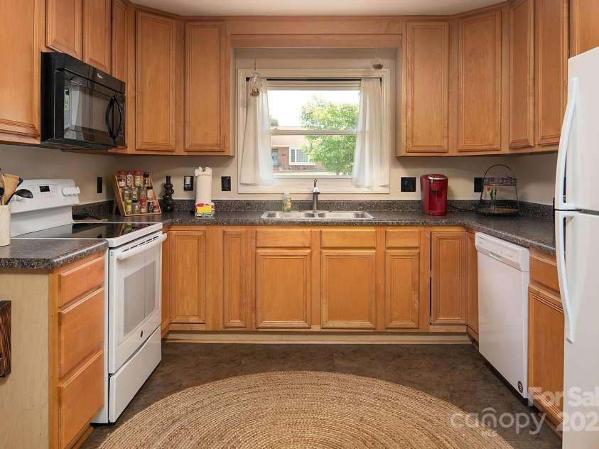 5922 Sullins Road, Charlotte, NC 28214.  MLS# CAR4272470, YatesRealty ID 22942. 