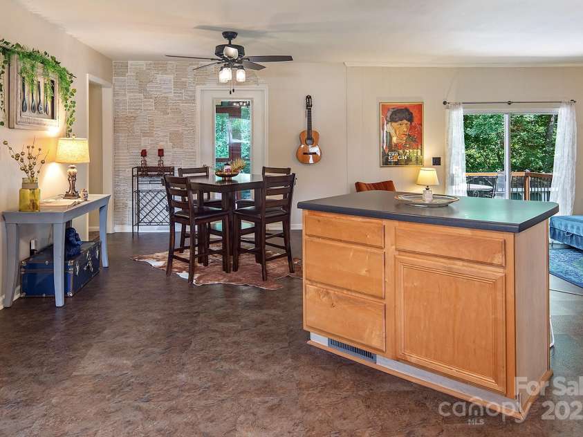 5922 Sullins Road, Charlotte, NC 28214.  MLS# CAR4272470, YatesRealty ID 22942. 
